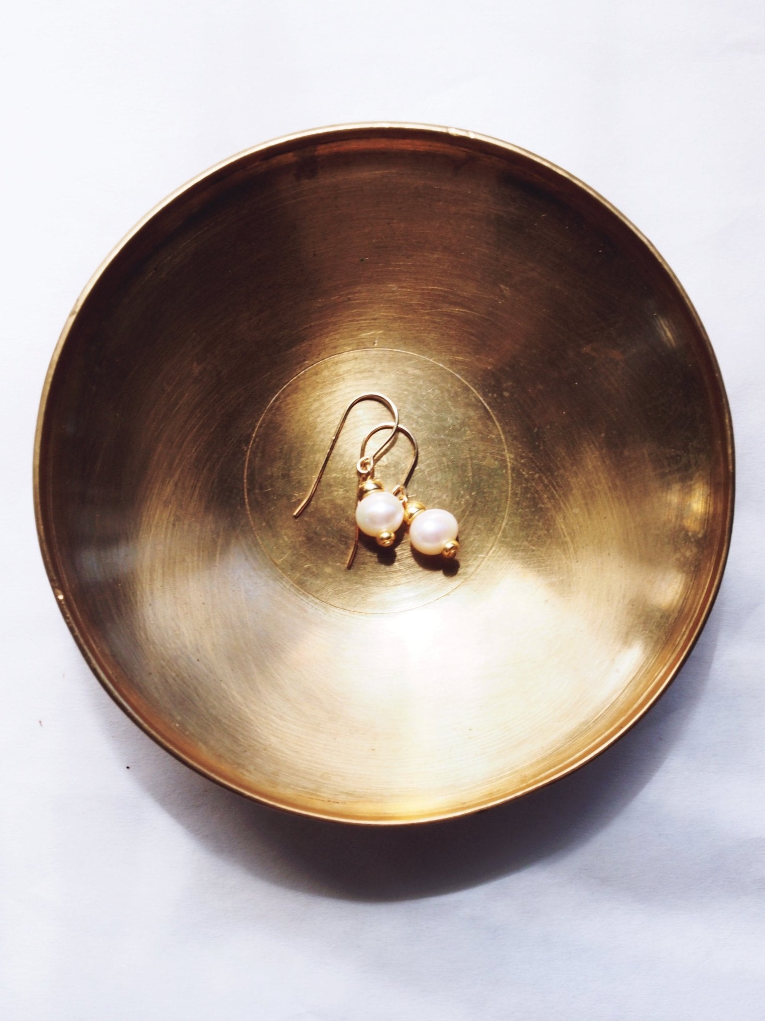 Elegant Aheahe White Pearl Earrings - 14k Gold Filled Freshwater Pearl Drops ke aloha jewelry - Triniskies