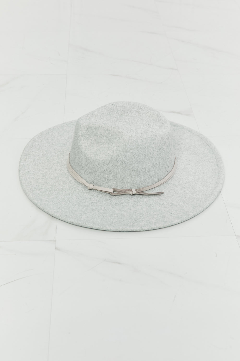 Fame Festival Babe Fedora Hat – Light Grey Wool Blend with Faux Leather Knot - Triniskies