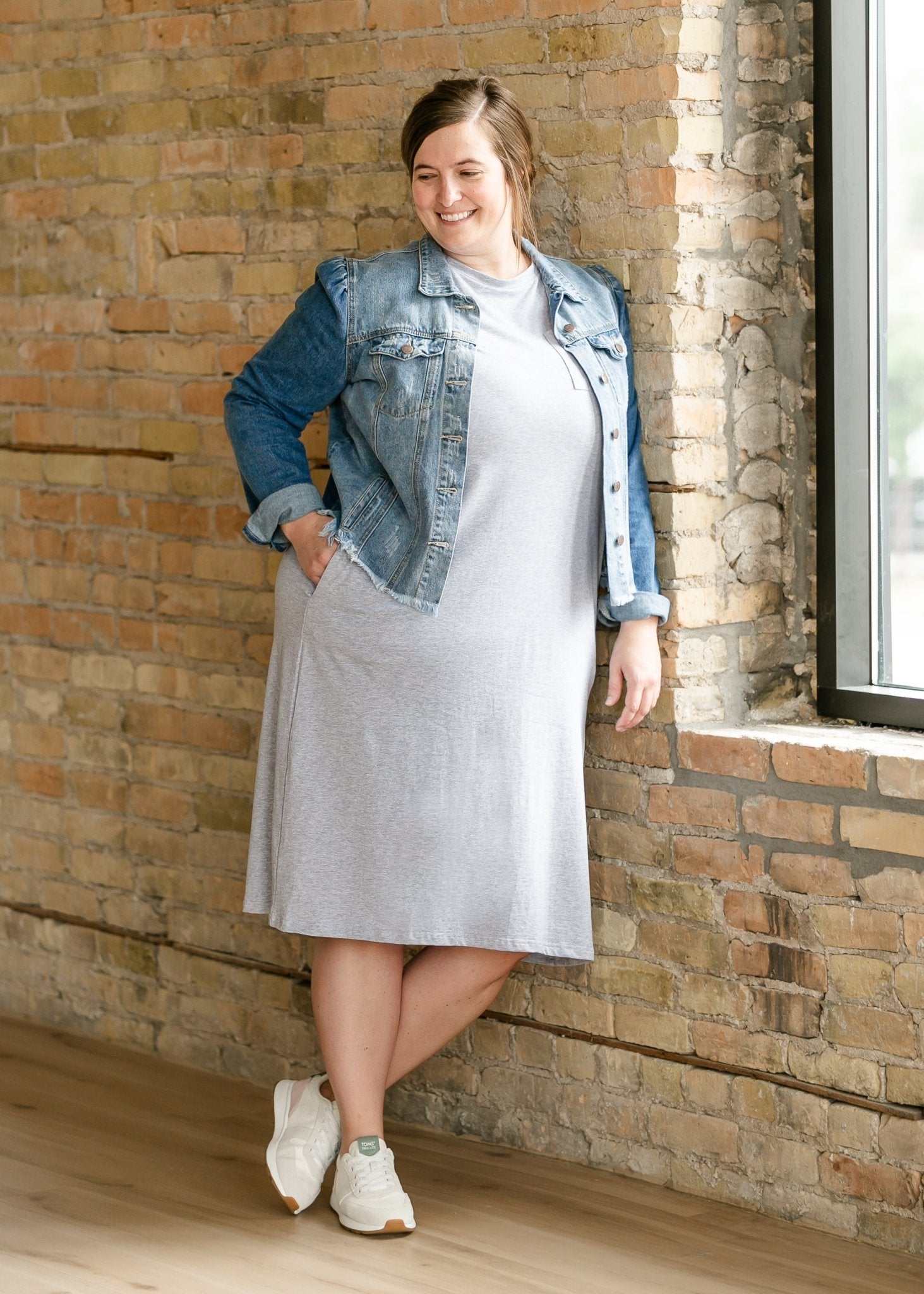 Finley T-Shirt Midi Dress – Navy Short Sleeve Casual Modest Dress with Pockets - Triniskies