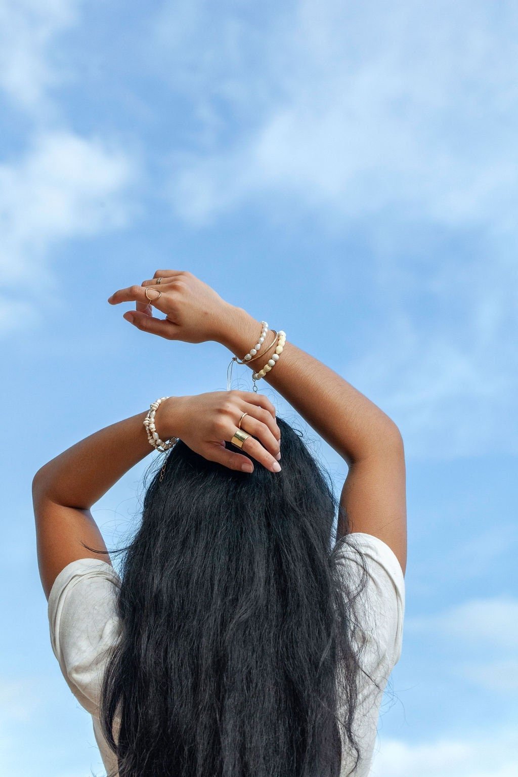 Puka Baroque Pearl Bracelet – Kakahi | White Puka Shell & Freshwater Pearl Bracelet | Ke Aloha Jewelry - Triniskies