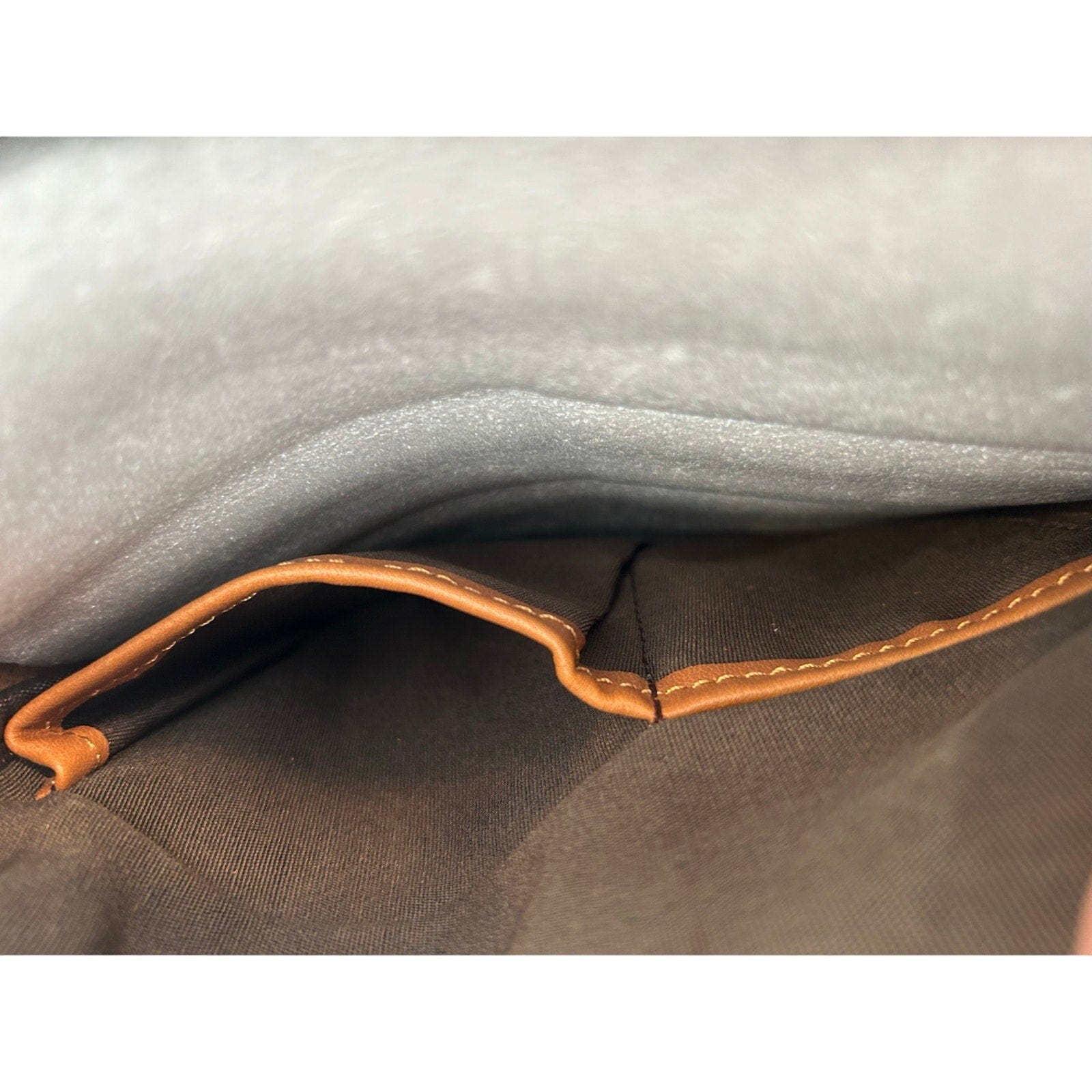 Stylish Contacts Genuine Leather Messenger Bag Perfect for Everyday Adventures! - Triniskies