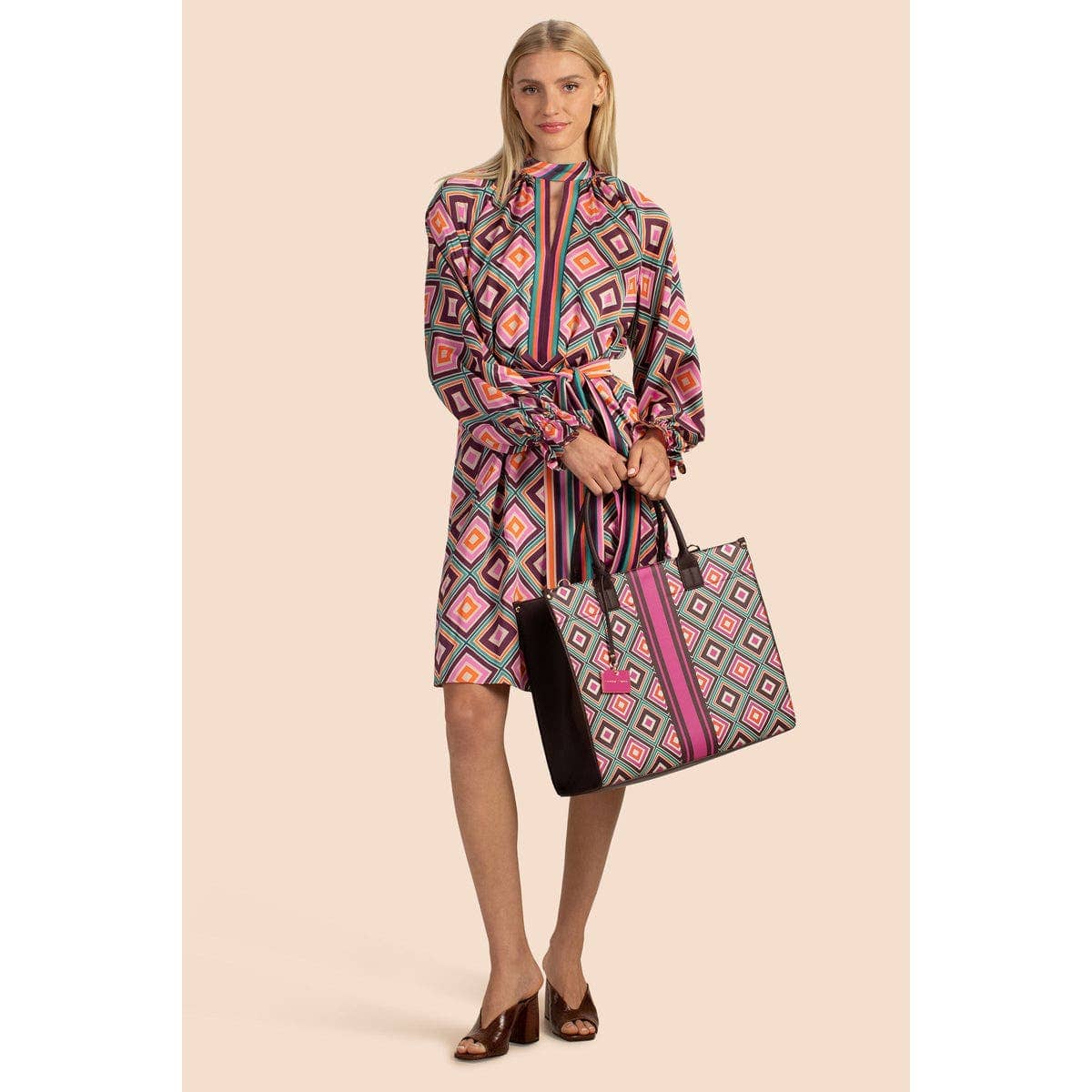 Trina Turk Sunburst Dress - Drapery Shirtdress Size XS * W1317 - Triniskies