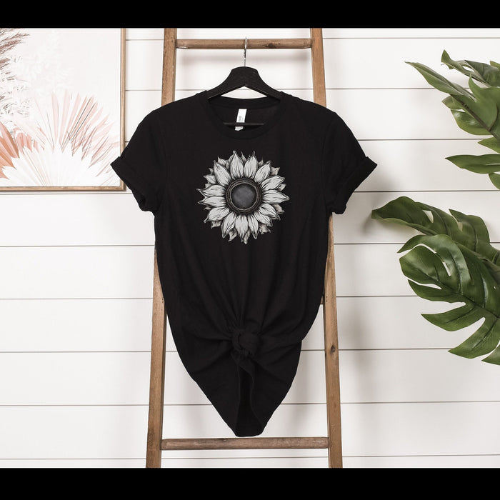 Daisy Delight: Unisex Wildflower Boho Shirt, a Floral Gift for Every Season!