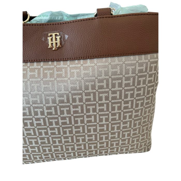 Tommy Hilfiger Camilla II Tote – Chic Monogram Jacquard for Effortless Style!