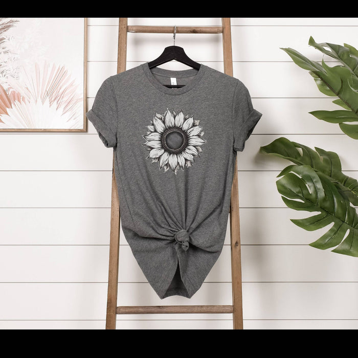 Daisy Delight: Unisex Wildflower Boho Shirt, a Floral Gift for Every Season!