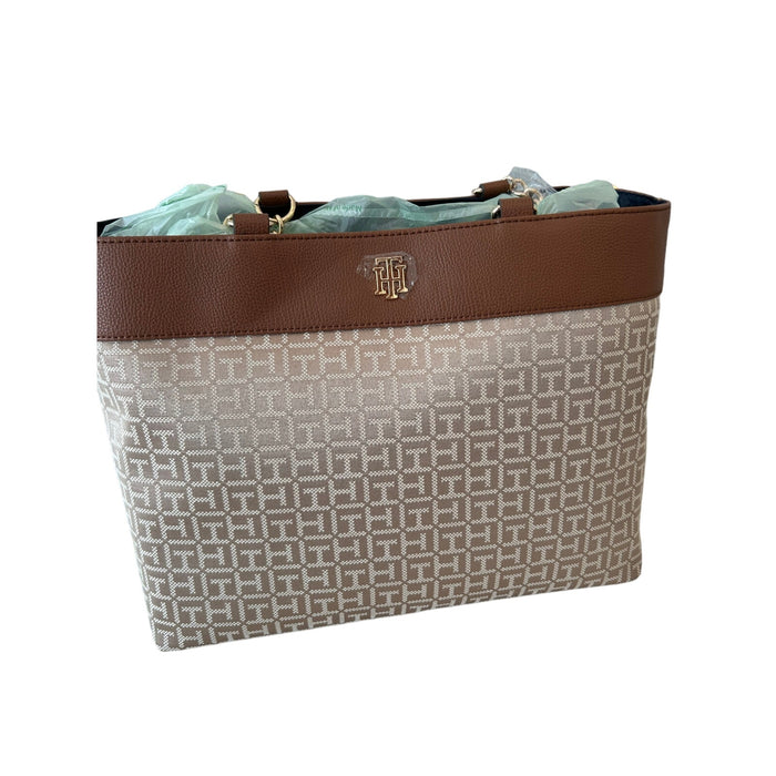 Tommy Hilfiger Camilla II Tote – Chic Monogram Jacquard for Effortless Style!