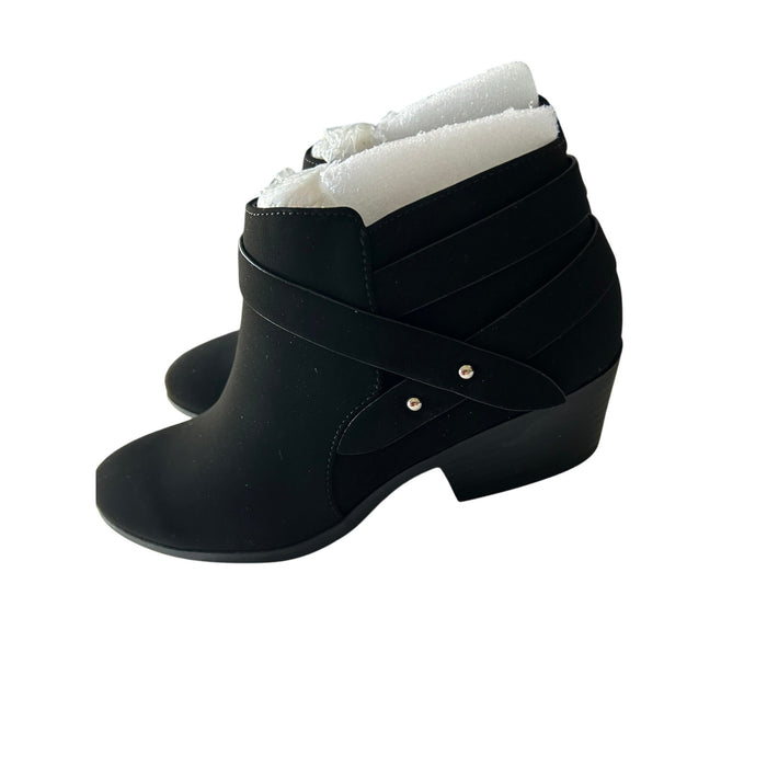 Soda Women's Ankle Bootie Size 7 Black Criss Cross Strap Block Heel