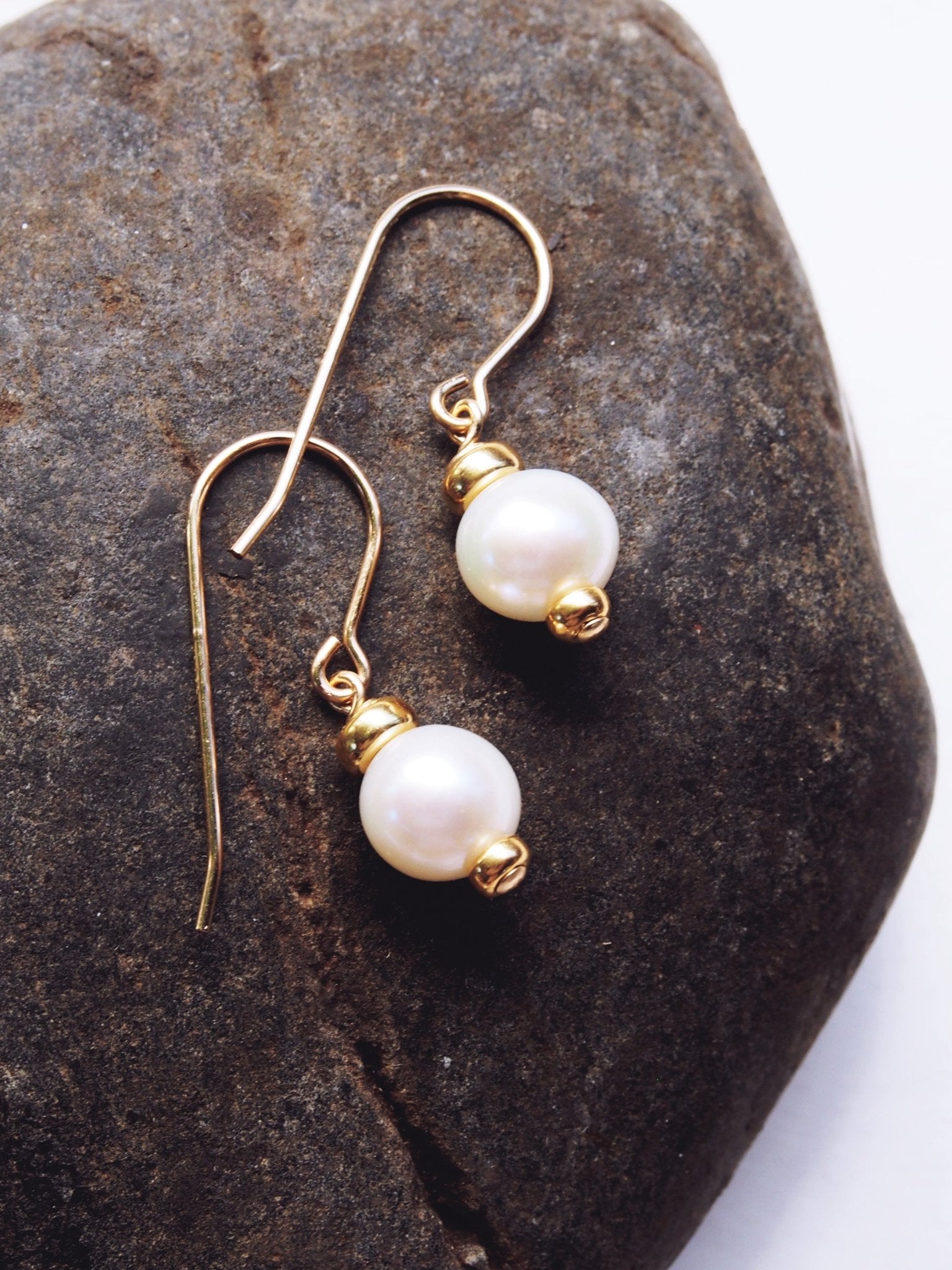 Elegant Aheahe White Pearl Earrings - 14k Gold Filled Freshwater Pearl Drops ke aloha jewelry - Triniskies