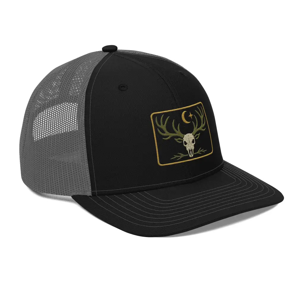 Embroidered heritage skull black trucker hat with deer antlers patch