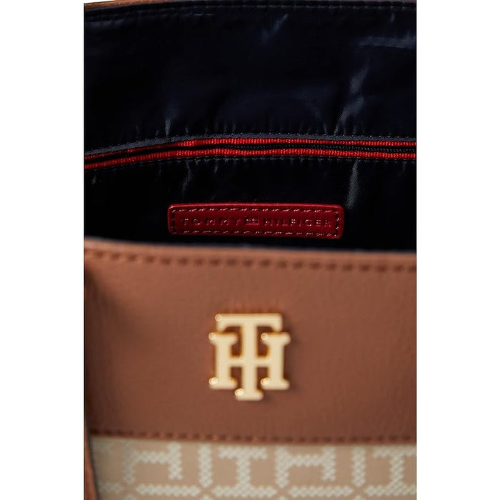 Tommy Hilfiger Camilla II Tote – Chic Monogram Jacquard for Effortless Style!