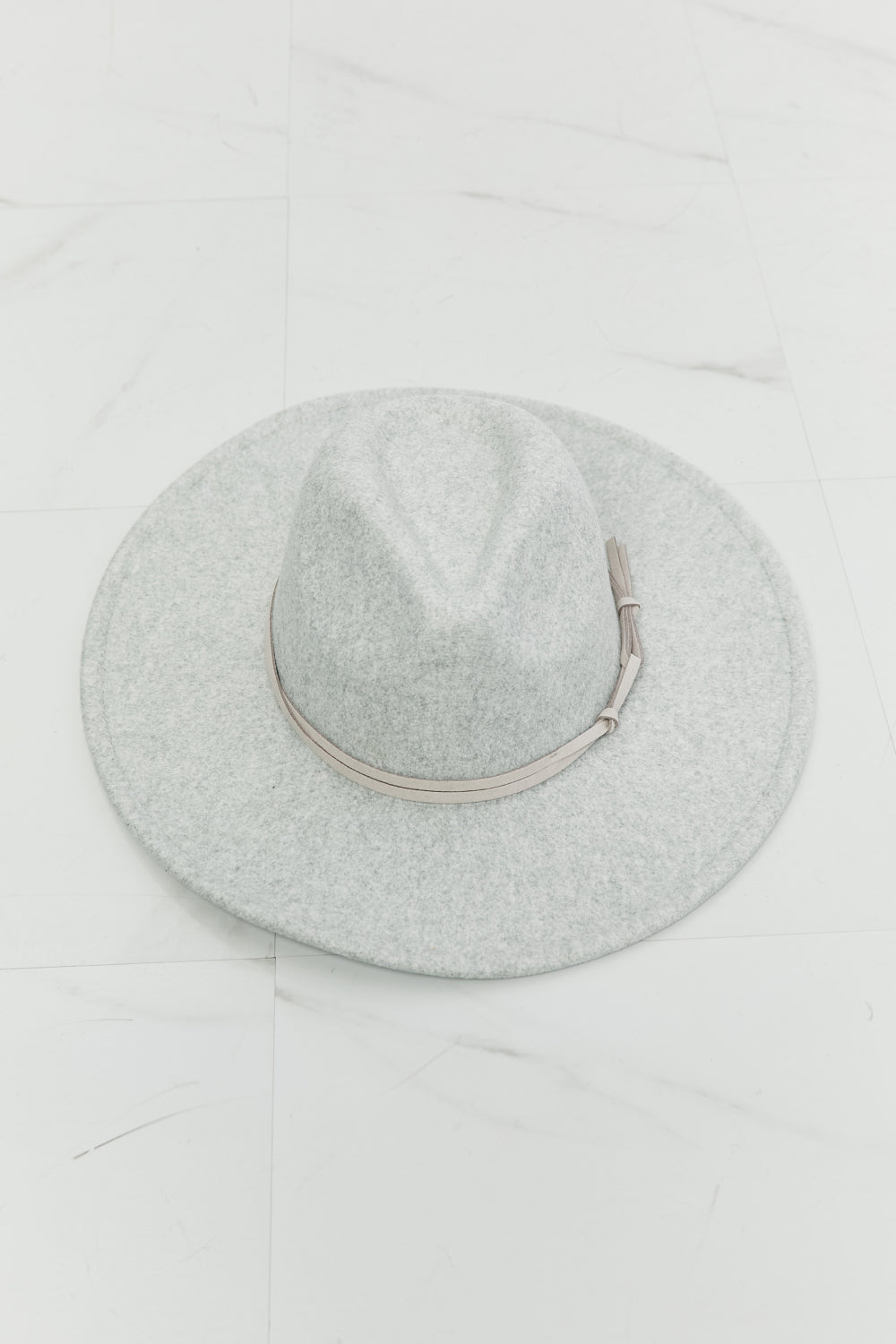 Fame Festival Babe Fedora Hat – Light Grey Wool Blend with Faux Leather Knot - Triniskies