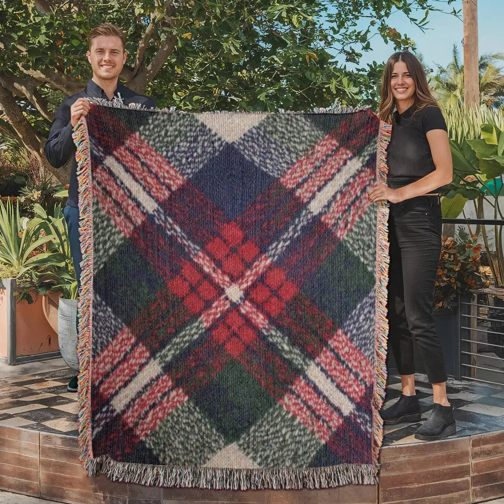Heritage tartan woven throw blanket in classic plaid tapestry stripes