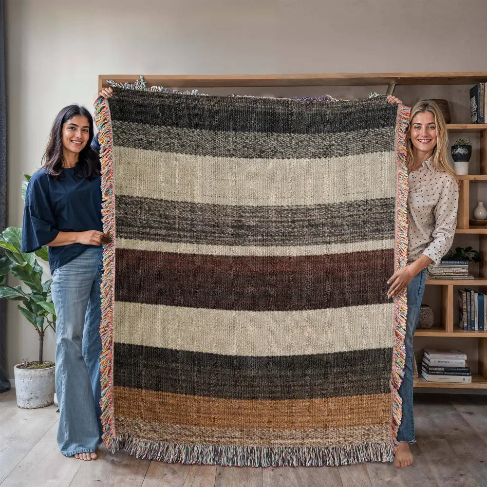 Heritage tartan woven throw blanket in classic plaid tapestry