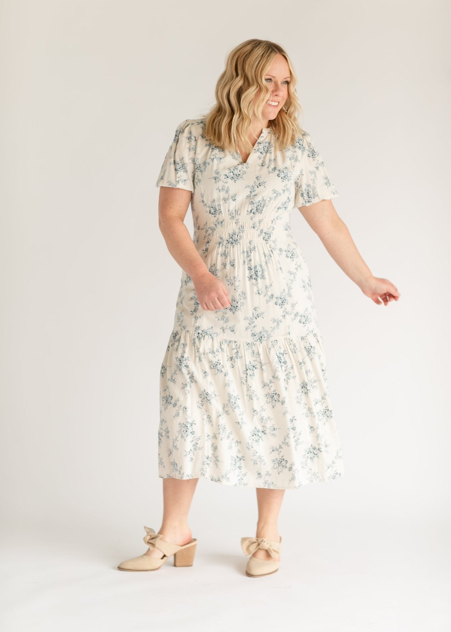 Katrina Floral Maxi Dress – Women’s Blue Floral Smocked Waist Maxi with Pockets - Triniskies