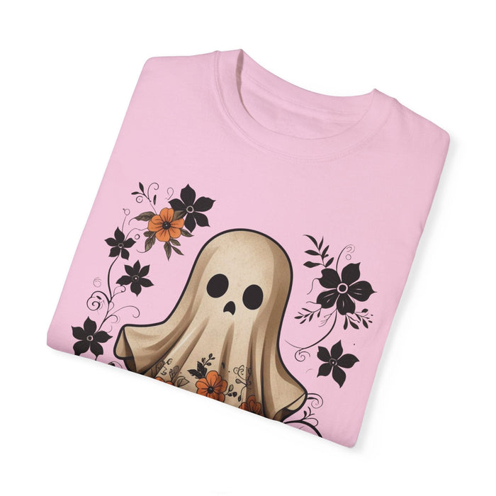 Printify T-Shirt Ghostly Elegance with Flowers Garment-Dyed T-shirt Comfort Colors Halloween Tshirt Fall Tee Trendy Comfy Womens Gift Daughter Gift Mom Gift