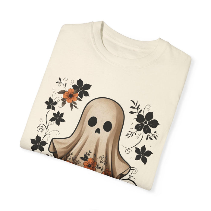 Printify T-Shirt Ghostly Elegance with Flowers Garment-Dyed T-shirt Comfort Colors Halloween Tshirt Fall Tee Trendy Comfy Womens Gift Daughter Gift Mom Gift