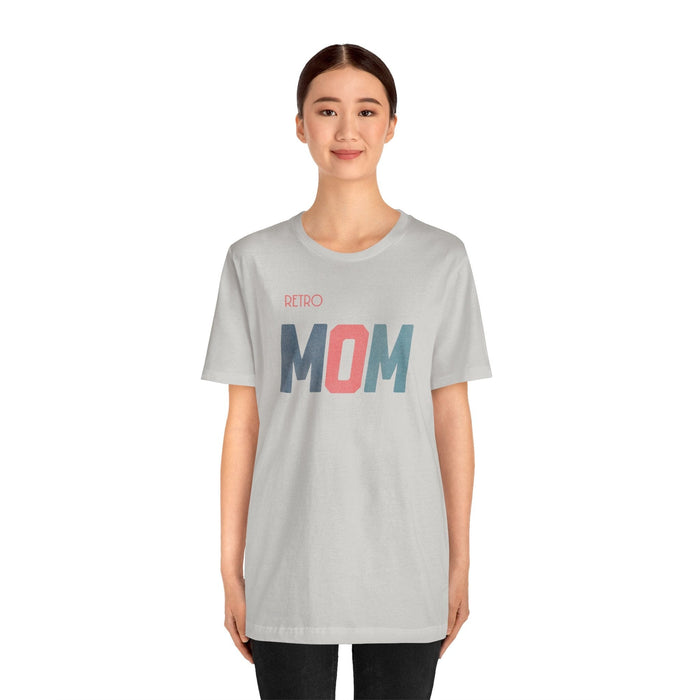 Printify T-Shirt Retro MOM - Timeless Style for Modern Moms! Great Short Sleeve Cotton Crewneck Tshirt Makes a Great Mom Gift