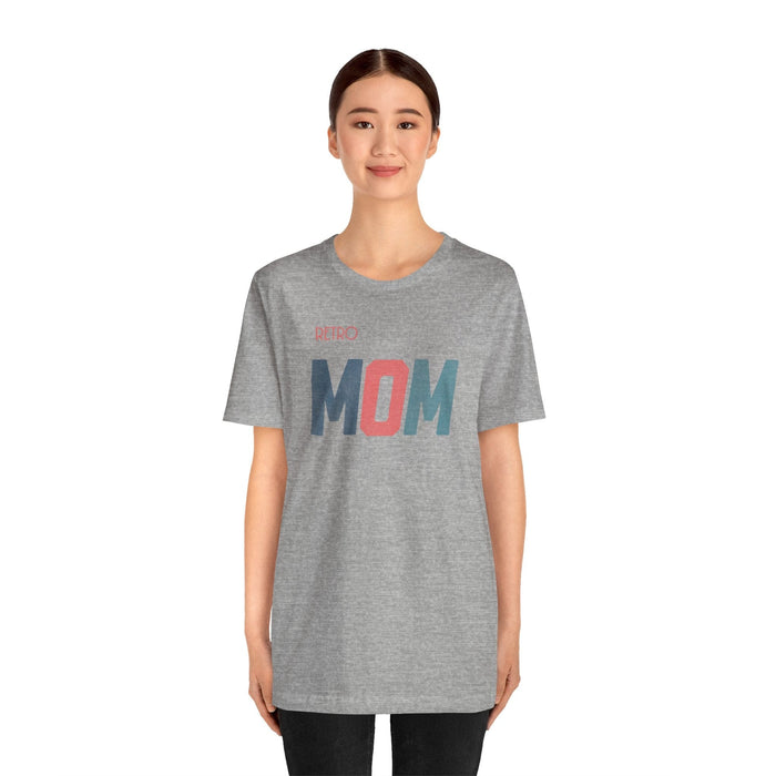 Printify T-Shirt Retro MOM - Timeless Style for Modern Moms! Great Short Sleeve Cotton Crewneck Tshirt Makes a Great Mom Gift