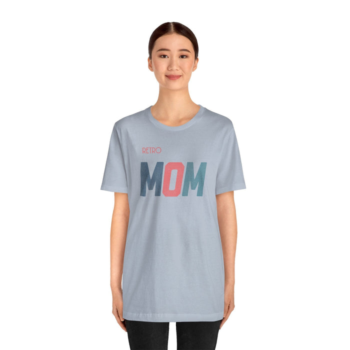 Printify T-Shirt Retro MOM - Timeless Style for Modern Moms! Great Short Sleeve Cotton Crewneck Tshirt Makes a Great Mom Gift