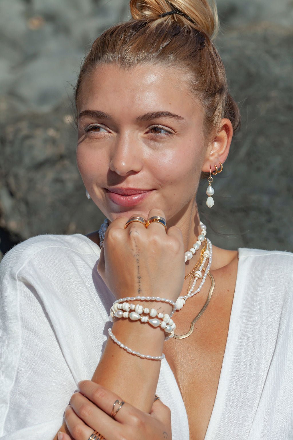 Puka Baroque Pearl Bracelet – Kakahi | White Puka Shell & Freshwater Pearl Bracelet | Ke Aloha Jewelry - Triniskies