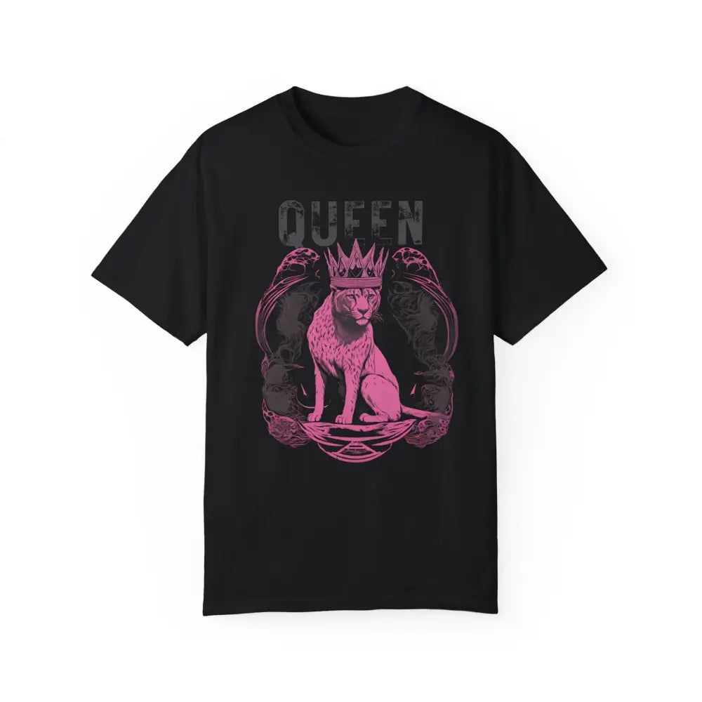 Pink Panther Queen black garment-dyed t-shirt with crowned feline graphic