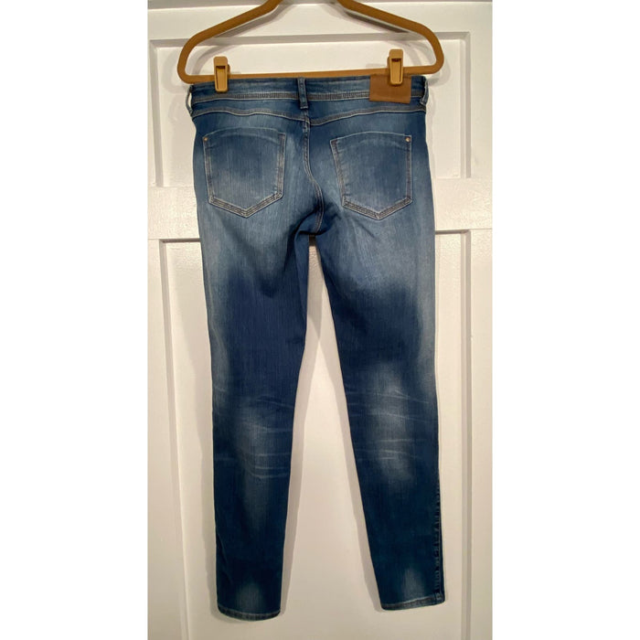 Zara 6 / Blue Zara Distressed Tapered Jeans - Size 6 * WJ23